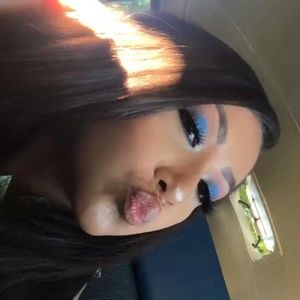 Meet your Posher, Alexia